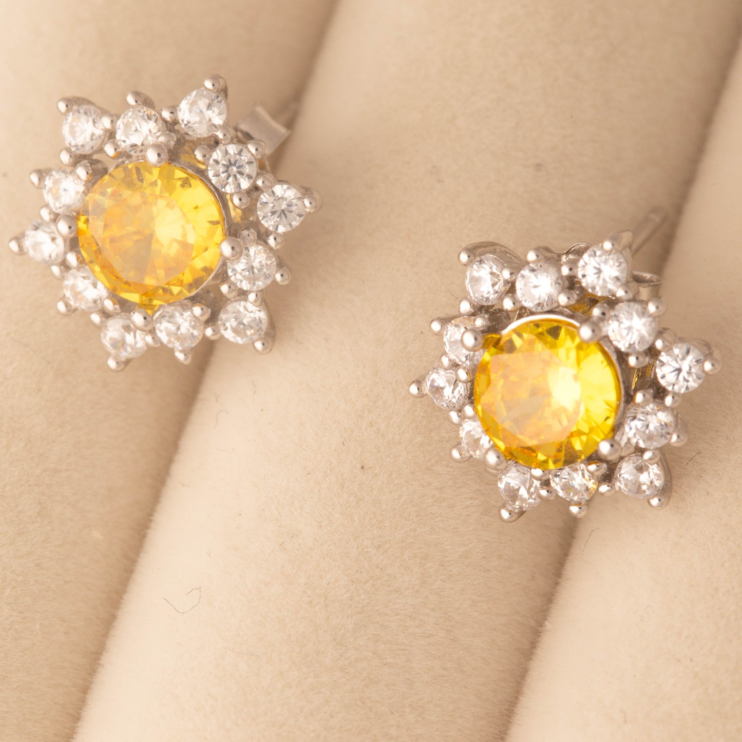 Lyra Earring